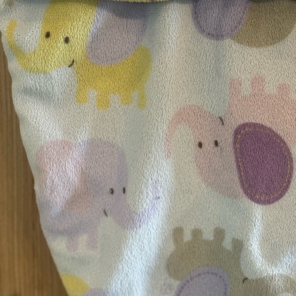 Blankets and beyond swaddle - Picture 2 of 6